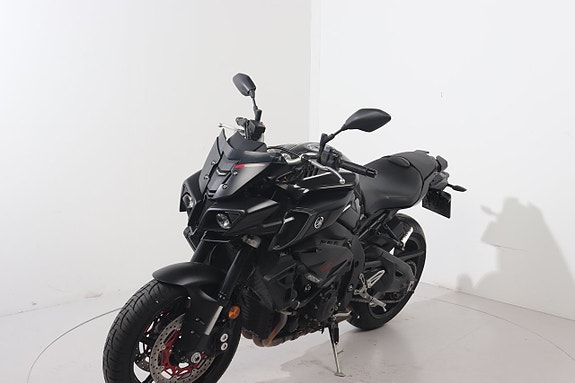 Yamaha MT-10 4 of 6