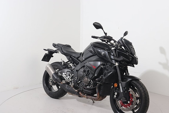 Yamaha MT-10 2 of 6