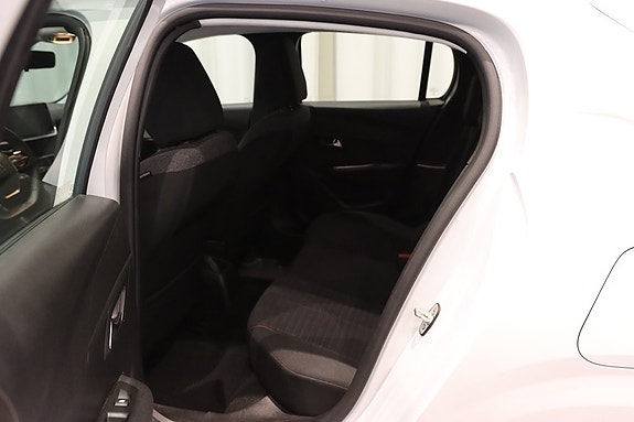 Peugeot 208 8 of 19