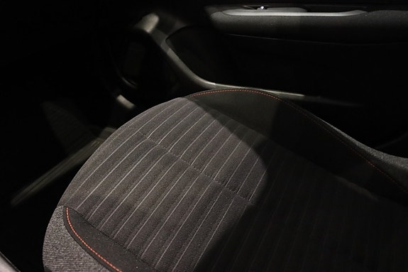 Peugeot 208 18 of 19
