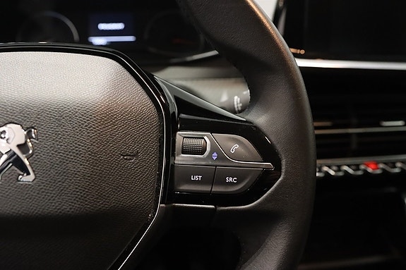 Peugeot 208 12 of 19