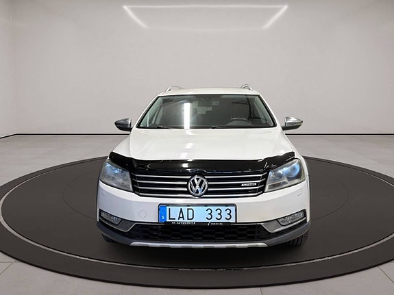 Volkswagen Passat Alltrack 5 of 26