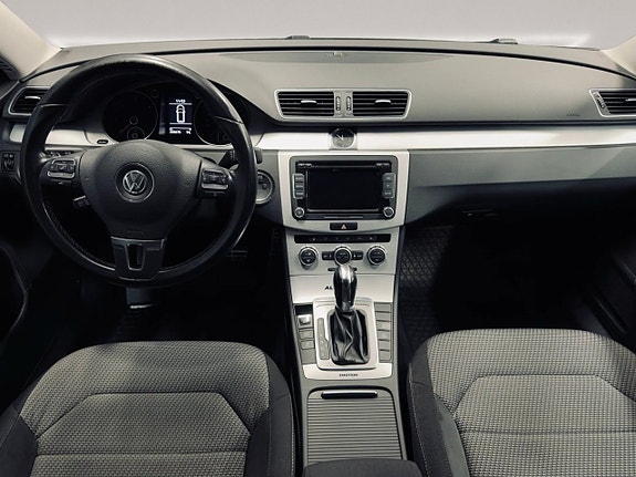 Volkswagen Passat Alltrack 15 of 26