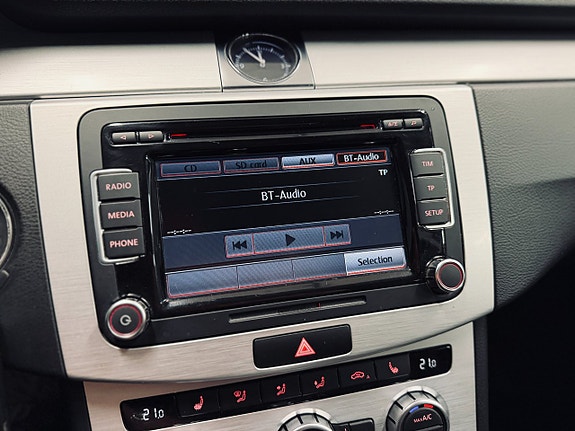 Volkswagen Passat Alltrack 21 of 26