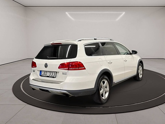 Volkswagen Passat Alltrack 25 of 26