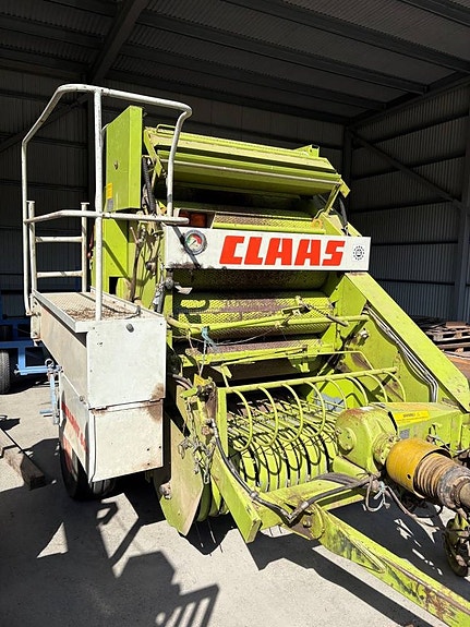 Claas rundbalspress & Vestmek inplastare 2 of 8