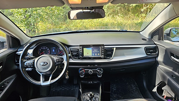 Kia Rio 7 of 16
