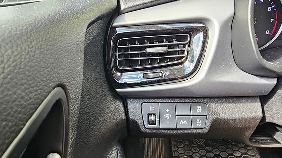 Kia Rio 12 of 16