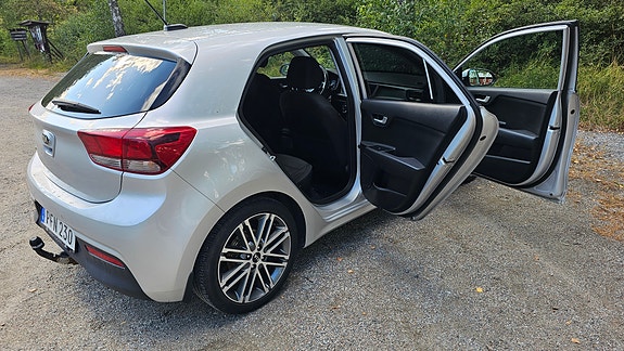 Kia Rio 6 of 16