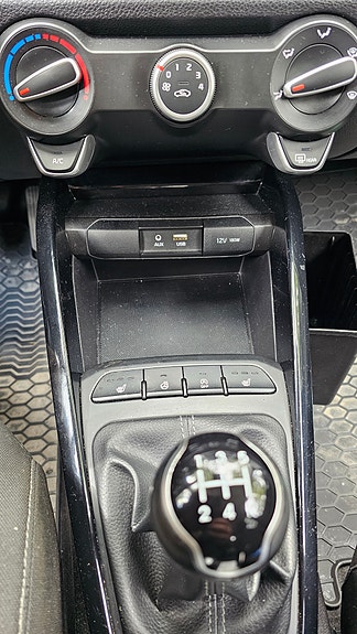 Kia Rio 11 of 16