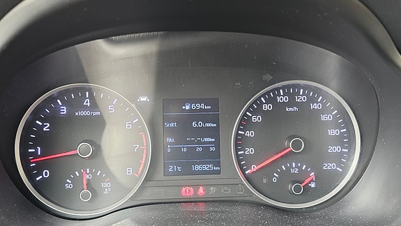 Kia Rio 8 of 16