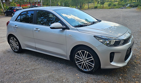 Kia Rio 2 of 16