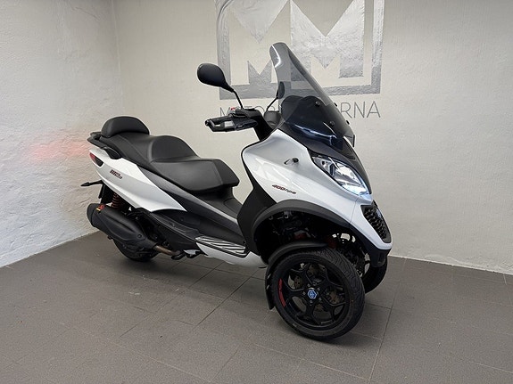 Piaggio MP3 400 HPE 2 of 12