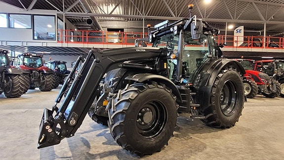 Valtra N155E Versu / TwinTrac / Lastare / Front PTO 2 of 12