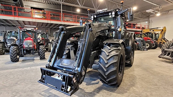 Valtra N155E Versu / TwinTrac / Lastare / Front PTO 3 of 12