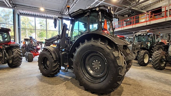 Valtra N155E Versu / TwinTrac / Lastare / Front PTO 10 of 12