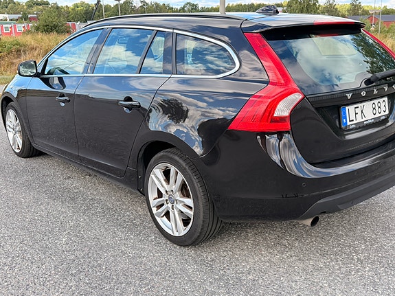 Volvo V60 6 of 8