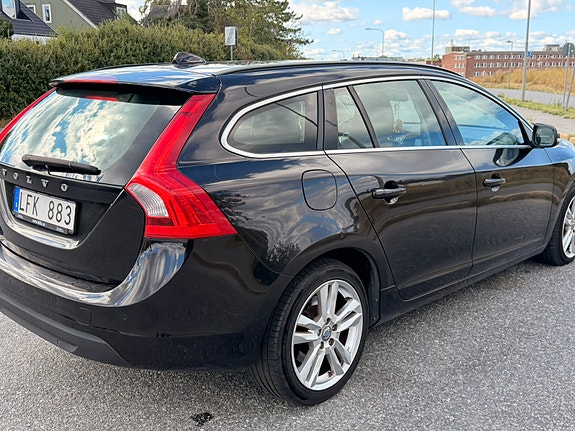 Volvo V60 4 of 8