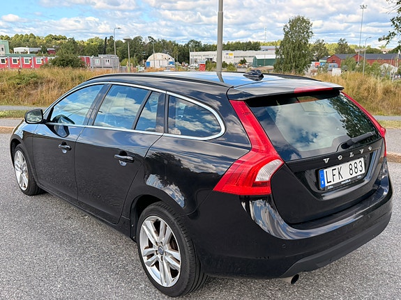 Volvo V60 7 of 8