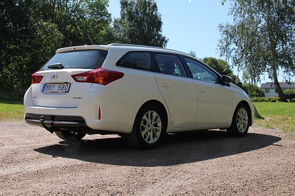 Toyota Auris 4 of 10