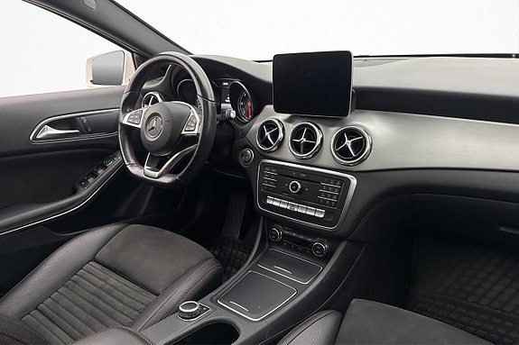 Mercedes-Benz GLA200 d 10 of 22