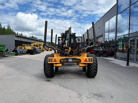 Valtra A93 HiTech + Moheda 101-4WD M40 8 of 12