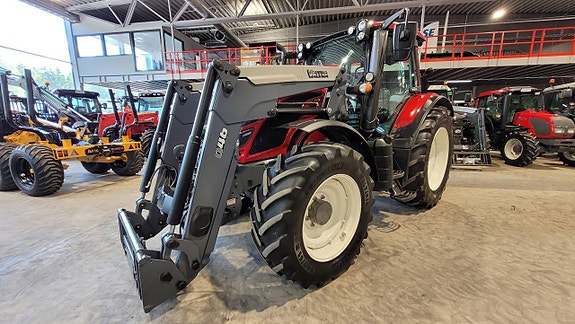 Valtra N124 HiTech / Lastare / Frontlyft / Front PTO 2 of 12