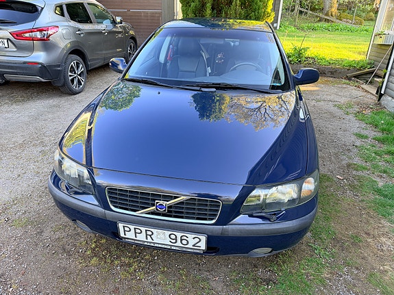 Volvo S60 2 of 11