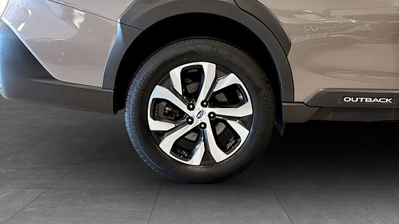Subaru Outback 9 of 13