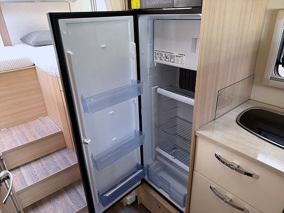 Bürstner ixeo Time IT 726 163hk Backkamera GPS Skybed Markis 13 of 22