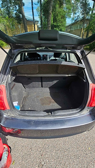 Toyota Auris 10 of 14