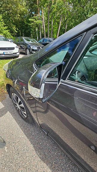 Toyota Auris 12 of 14