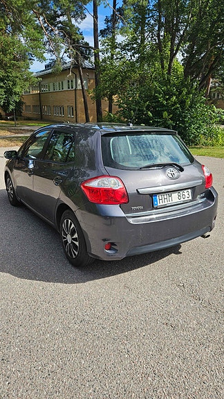 Toyota Auris 3 of 14