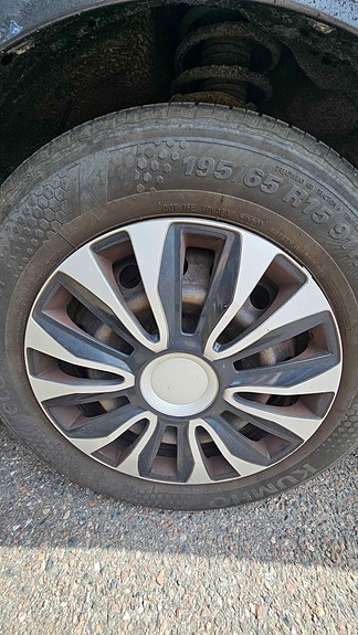 Toyota Auris 13 of 14