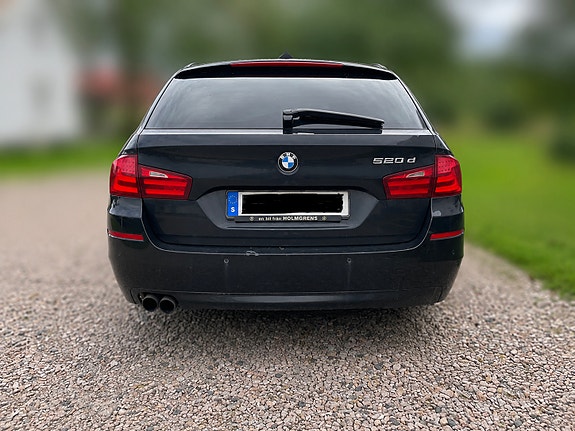 BMW 520d 3 of 5
