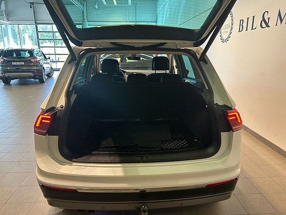Volkswagen Tiguan 10 of 13