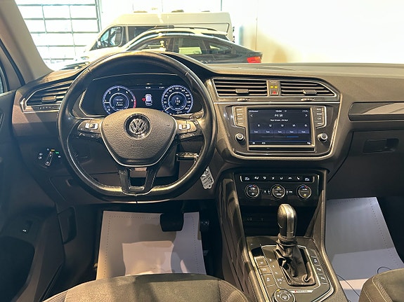 Volkswagen Tiguan 6 of 13