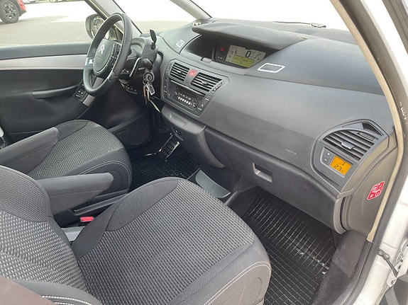 Citroen Grand C4 Picasso 17 of 21