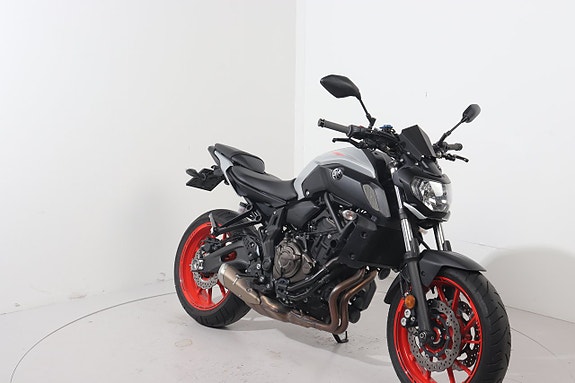 Yamaha MT-07 2 of 6