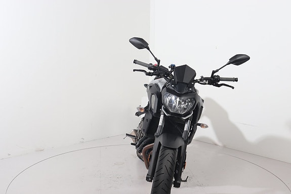 Yamaha MT-07 3 of 6
