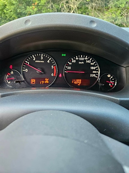 Nissan Navara 2 of 15