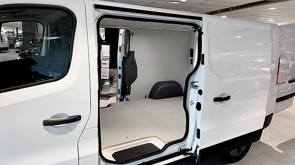 Renault Trafic 5 of 10