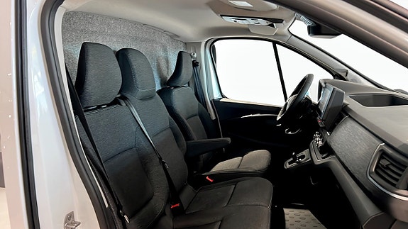 Renault Trafic 7 of 10