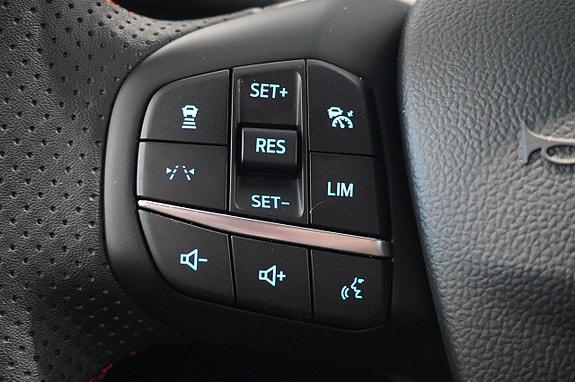Ford Kuga 9 of 17