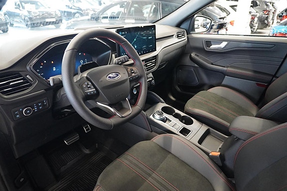 Ford Kuga 3 of 17