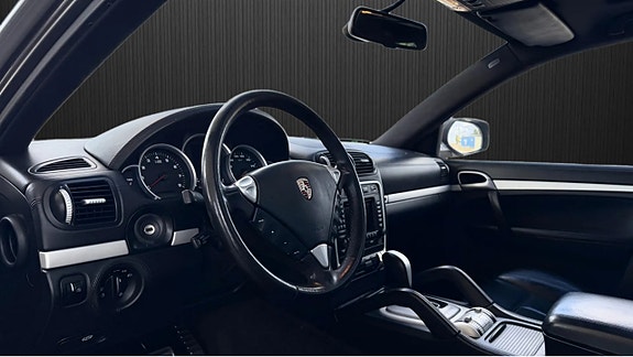Porsche Cayenne S 5 of 12