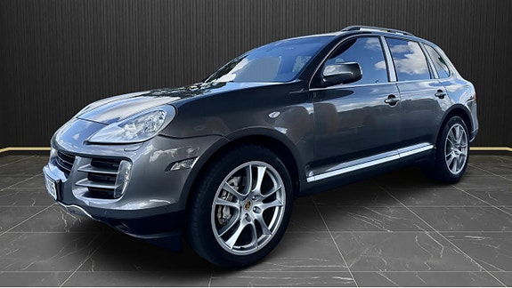 Porsche Cayenne S 2 of 12