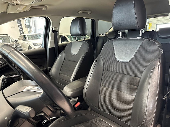 Ford Kuga 15 of 19