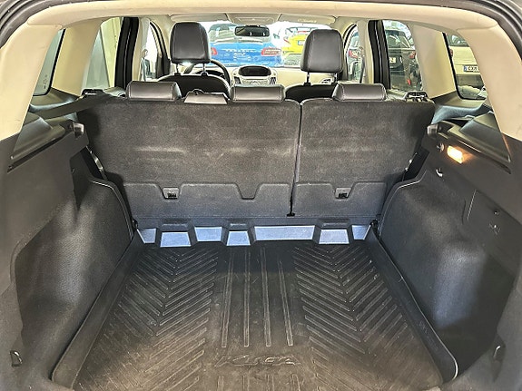 Ford Kuga 8 of 19
