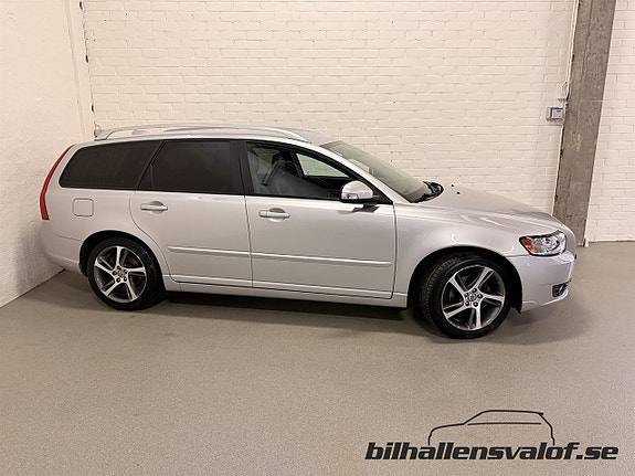 Volvo V50 2 of 12